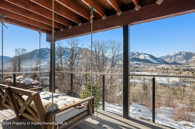 Building Photo - 182 Bennett Pl