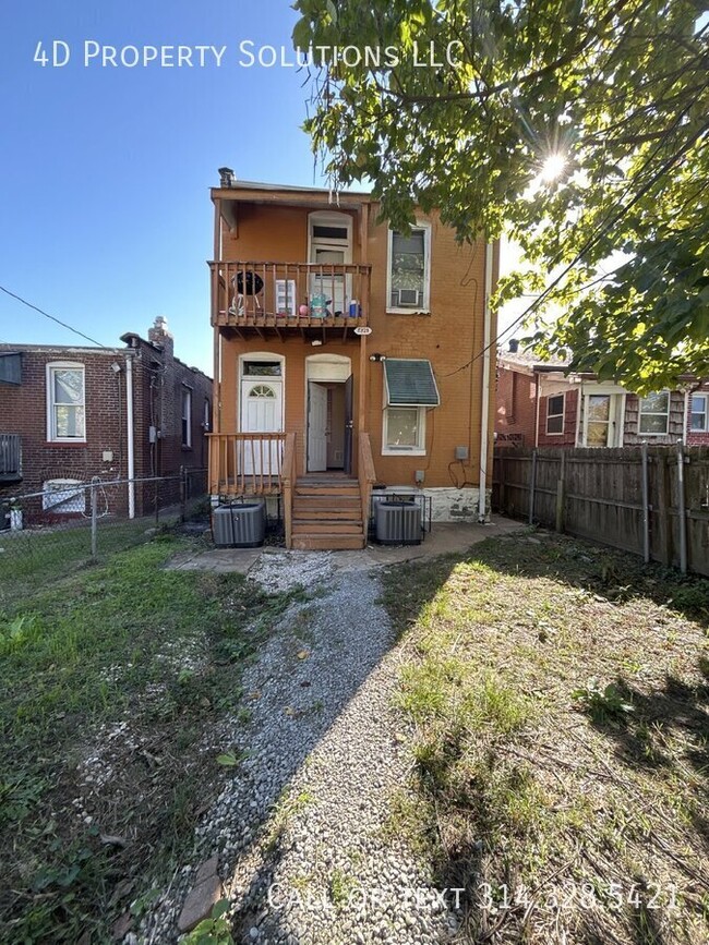 Building Photo - Charming 2-Bed Duplex in South Compton – Y...