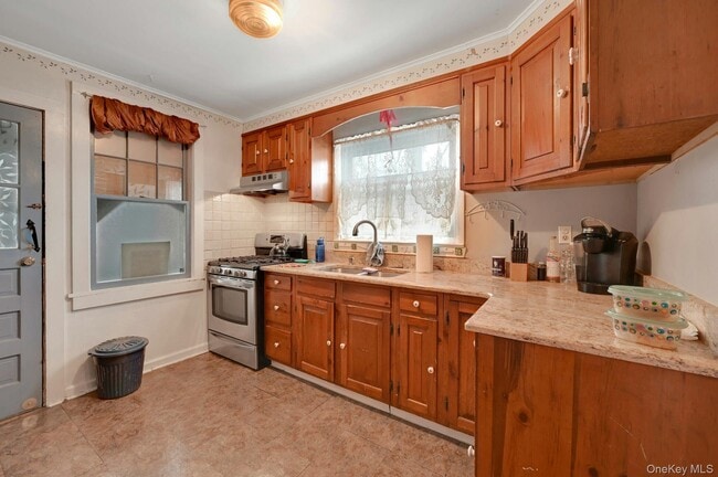 Building Photo - 42 Williams Ave