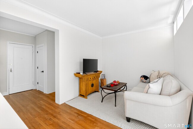 Building Photo - 70 Strawberry Hill Ave