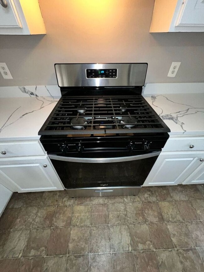 Building Photo - Available now!!! 2 bedroom 2.5 bath town home available in Snellville!!!