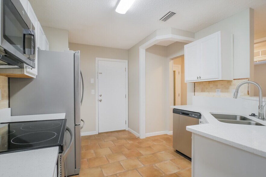Building Photo - 820 Wynfield Cir