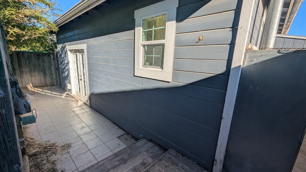 Building Photo - 392 West Center Ave