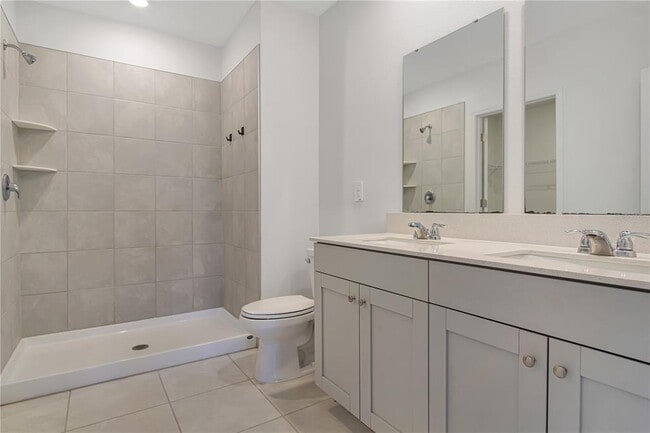 Building Photo - 668 Sand Pne Ln