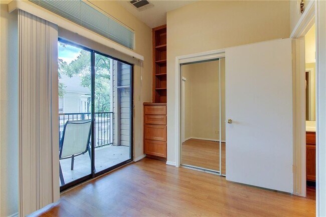 Building Photo - 2802 Nueces St