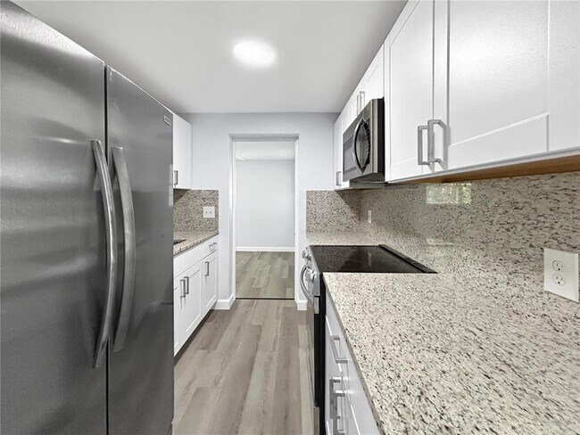 Building Photo - 3006 E Idlewild Ave