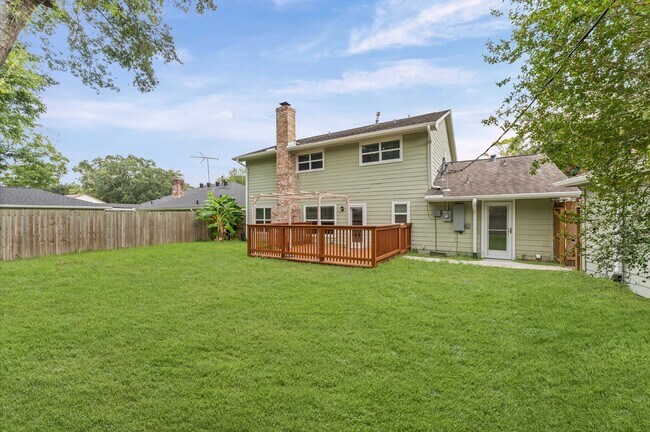 Building Photo - 9611 Hearthwood Dr