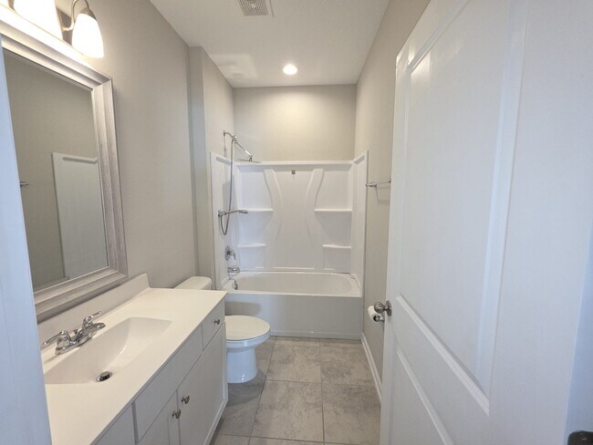 Building Photo - 312 Clarys Run