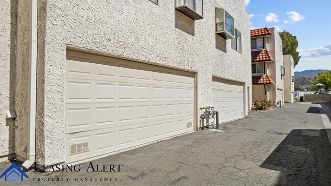 Building Photo - 27666 Nugget Dr