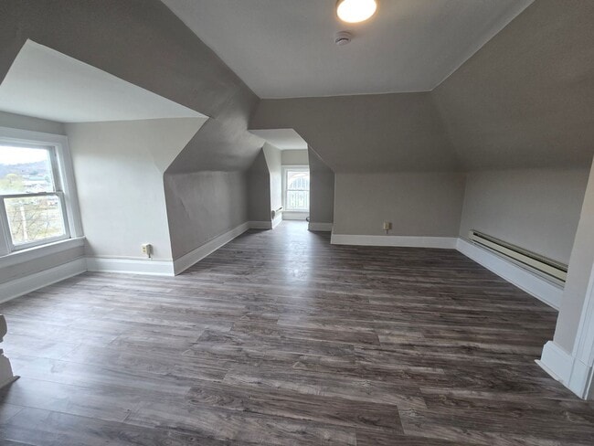 Building Photo - 36 Gaskill Ave