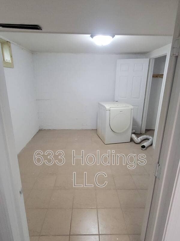 Building Photo - 410 Kutz Ln