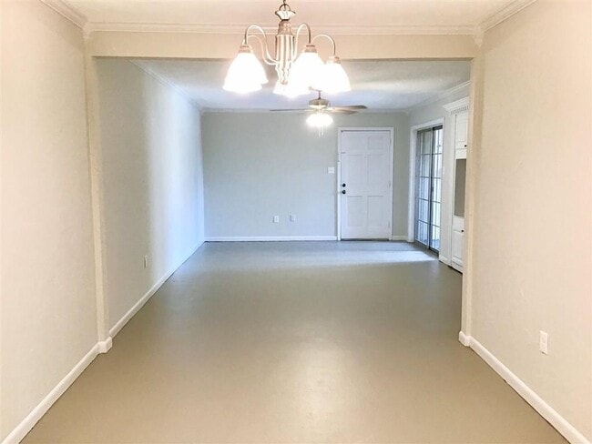 Building Photo - 5155 Wayneland Dr