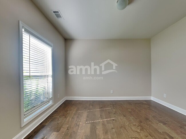 Building Photo - 1857 Bloom Ct