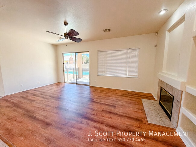 Building Photo - 279 W Desert Ave