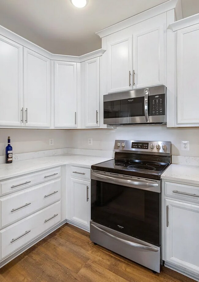 Building Photo - 6907 Stoddert Ln