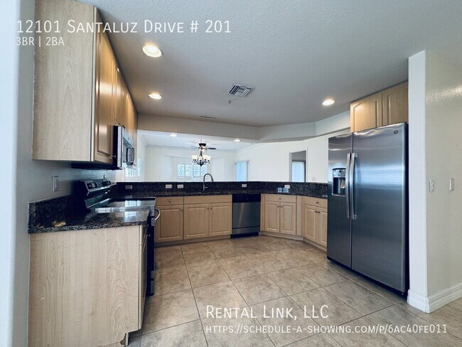 Building Photo - 12101 Santaluz Dr