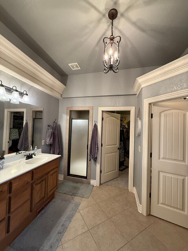 Building Photo - Pre-leasing for September - 5BR with all of the extras!