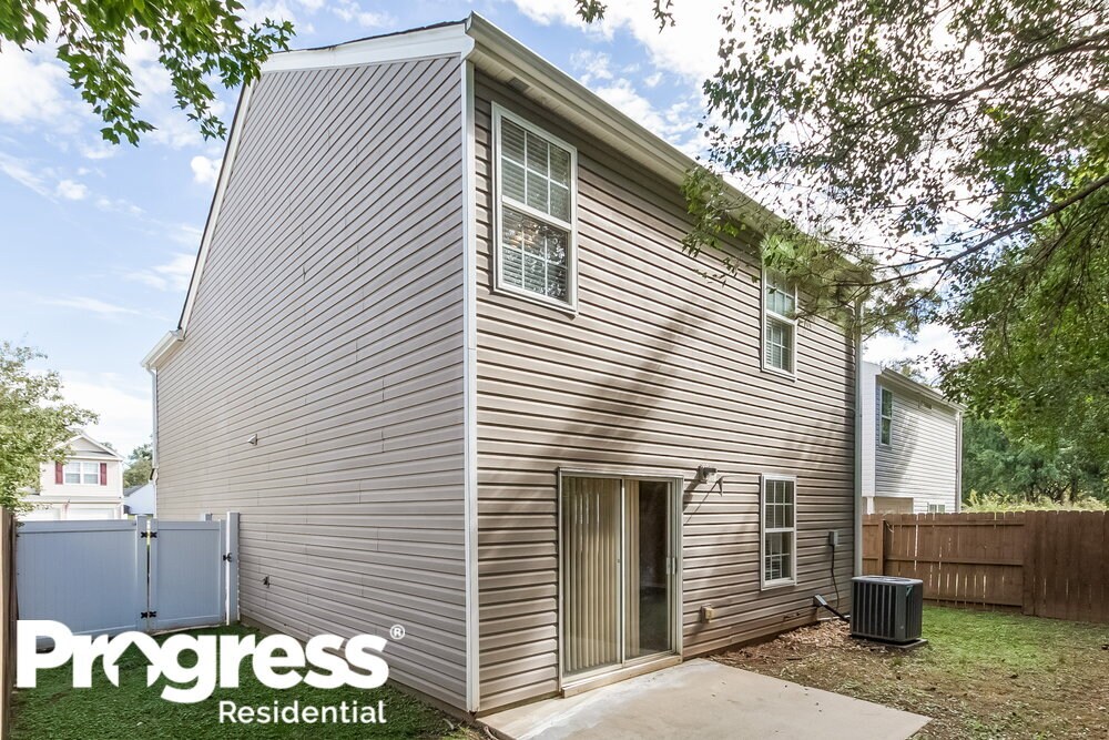 Building Photo - 217 Osmanthus Way