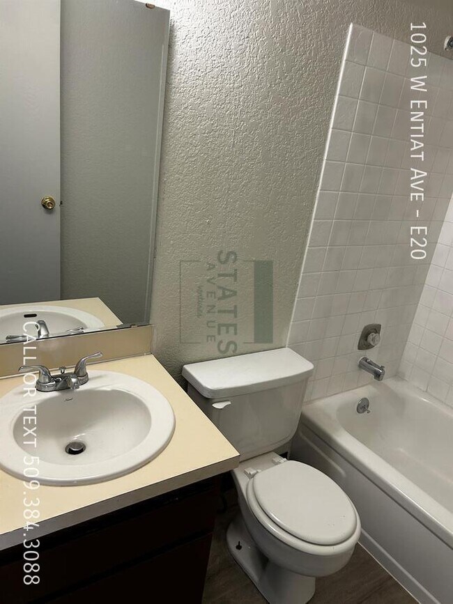 Building Photo - 1025 W Entiat Ave