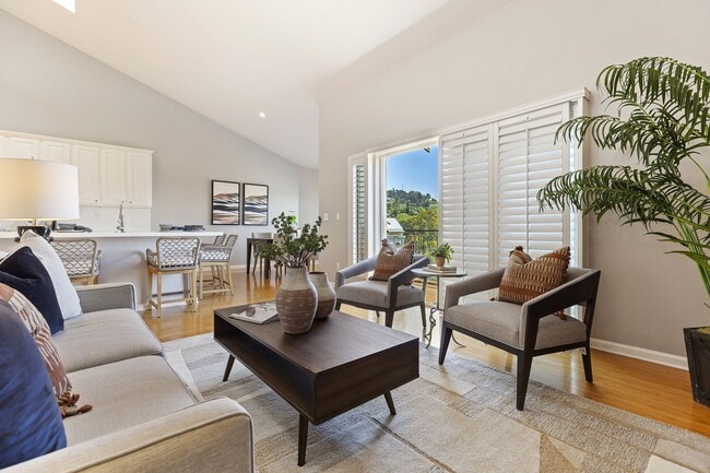 Building Photo - Spacious 4-Story Townhouse with Panoramic ...