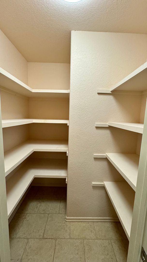 Building Photo - Spacious Stonegate Retreat with Home Office & Outdoor Living