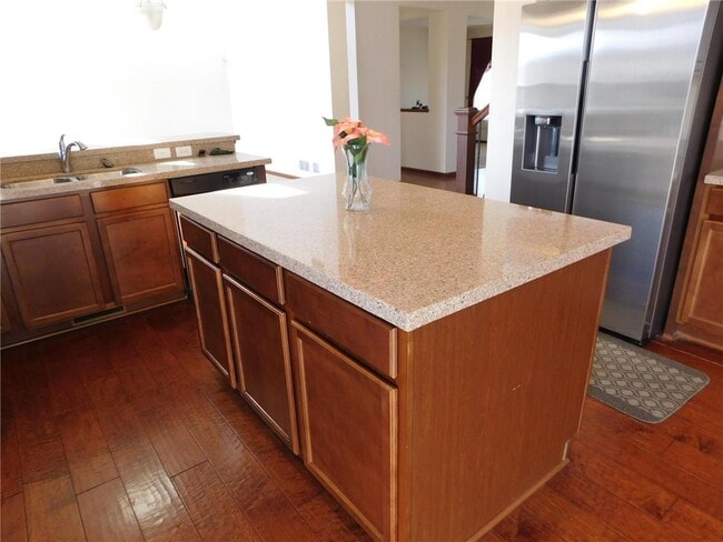 Building Photo - 7636 Oakridge Trail