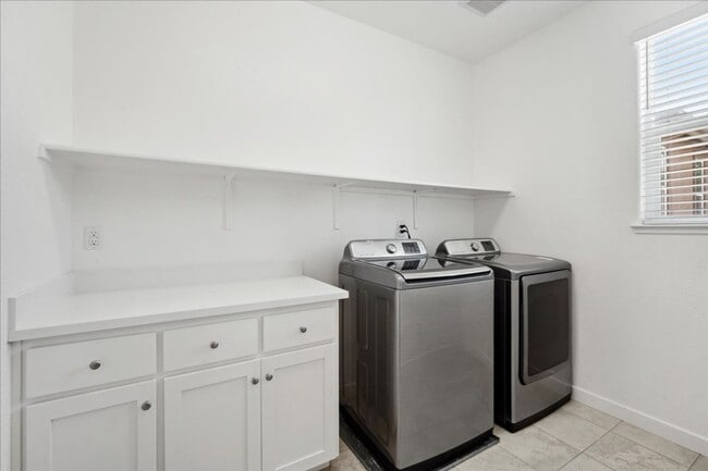 Building Photo - 4073 Gloster Way