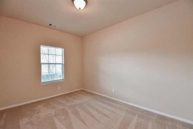 Building Photo - 6127 Carver Pines Dr