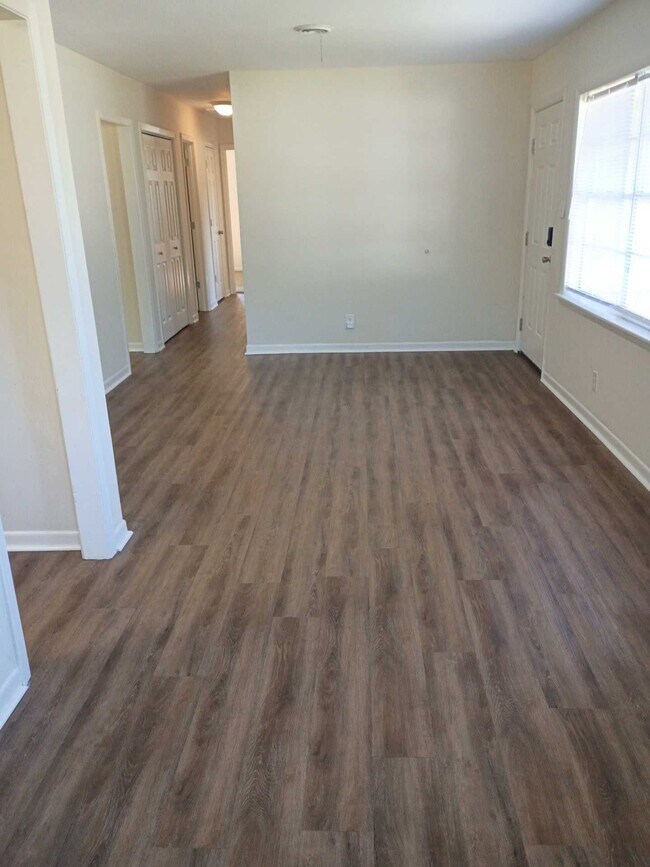 Building Photo - 3404 Covington Dr