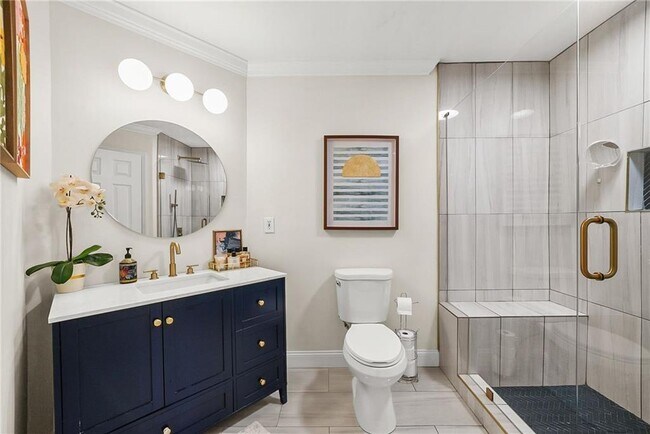 Building Photo - 815 McGill Park Ave NE