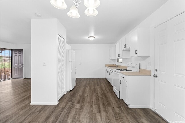 Building Photo - 667 Kamehameha Hwy