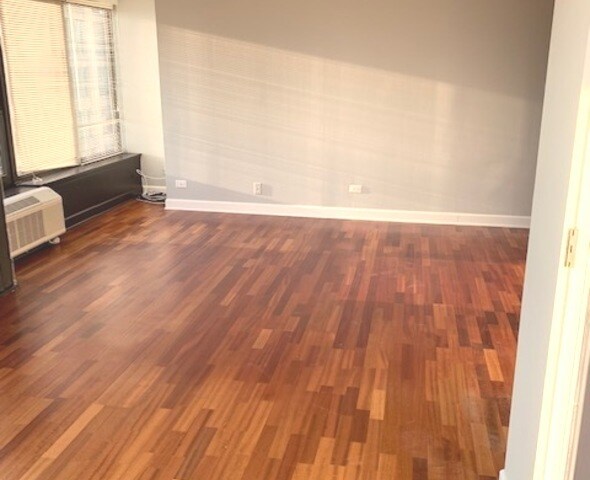 Building Photo - 30 E Huron St