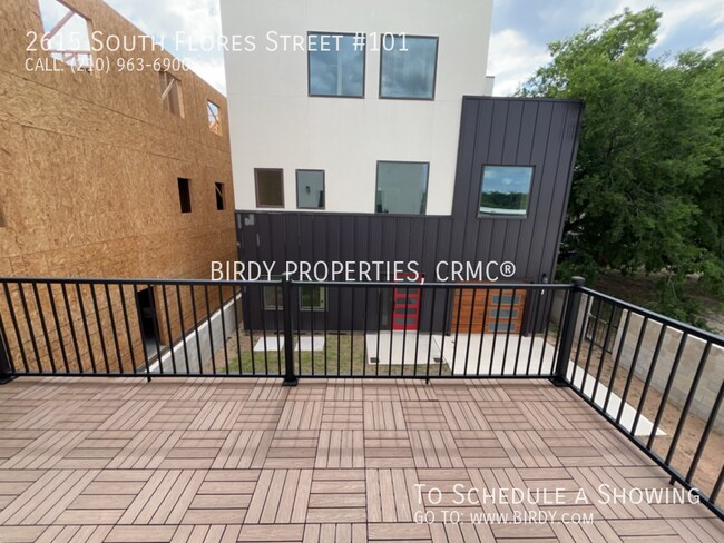 Building Photo - 2615 S Flores St