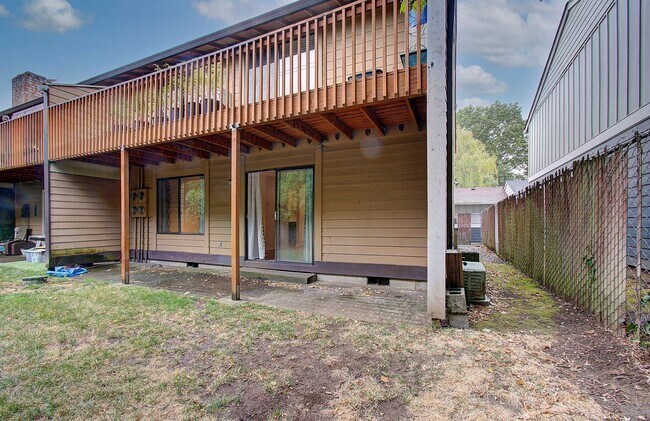 Building Photo - Cozy 2 bdrm 2 bath Condo - HALF OFF the 1s...