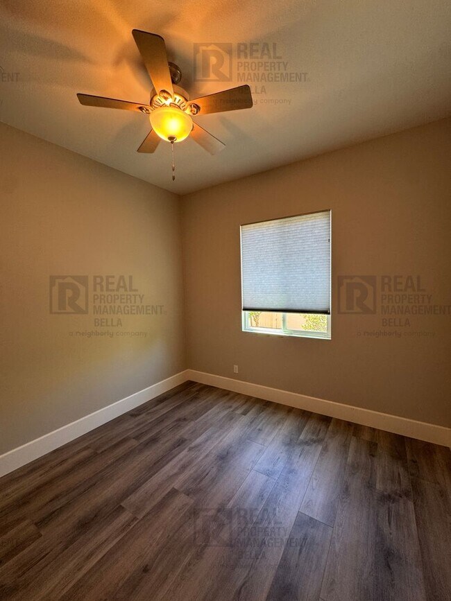 Building Photo - Beautiful Winchester Home with Open Floor Plan, Office & Solar