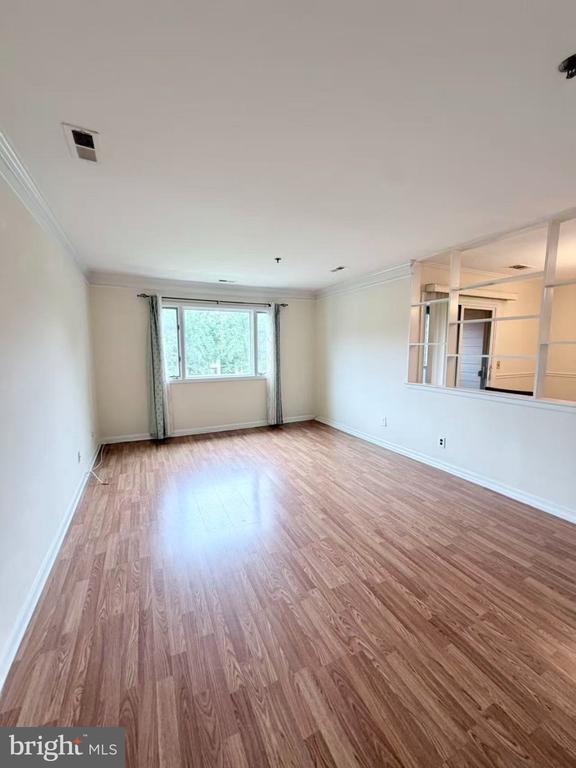 Building Photo - 1306 Sayre Dr