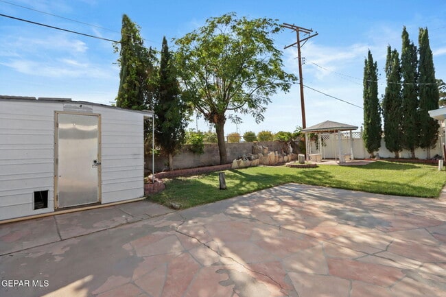 Building Photo - 390 Arvin Cir