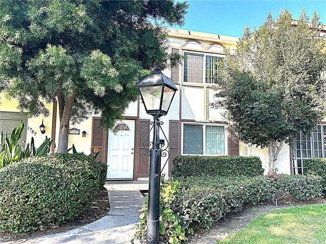 Primary Photo - 1787 W Greenleaf Ave