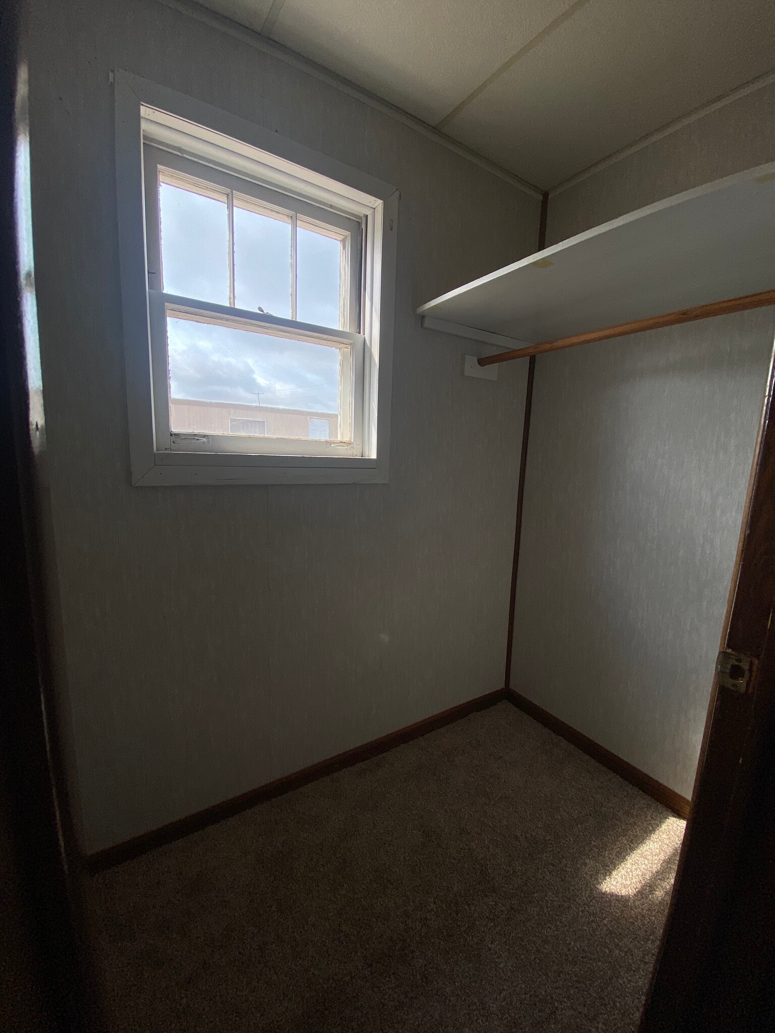 Building Photo - 106 Main St S