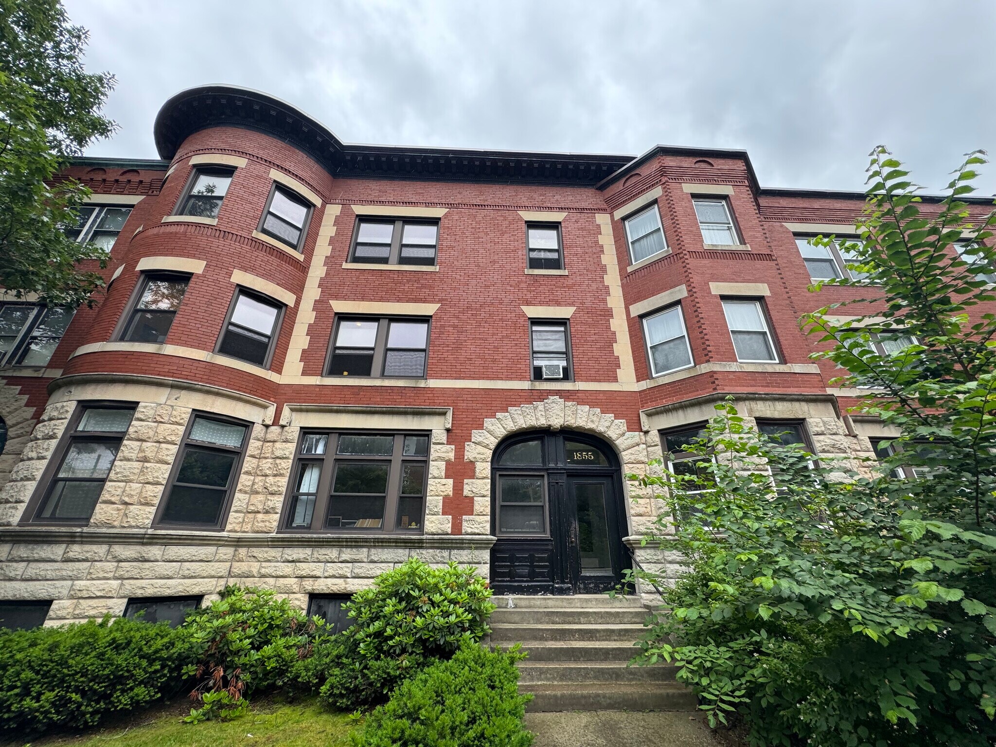 Building Photo - 1855 Beacon St