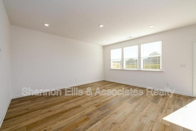 Building Photo - 2559 Adventure Wy