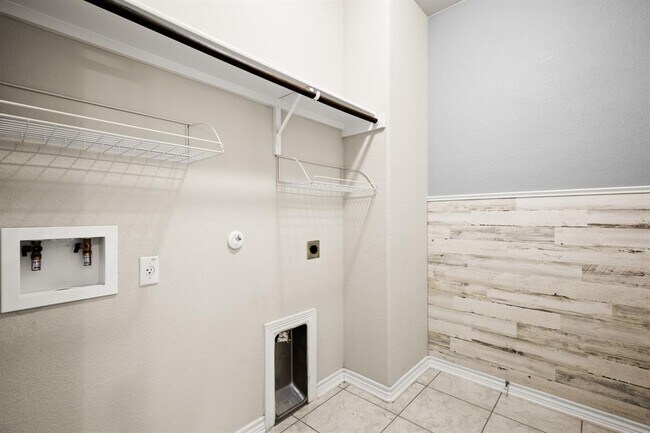 Building Photo - 5417 Vanner Path
