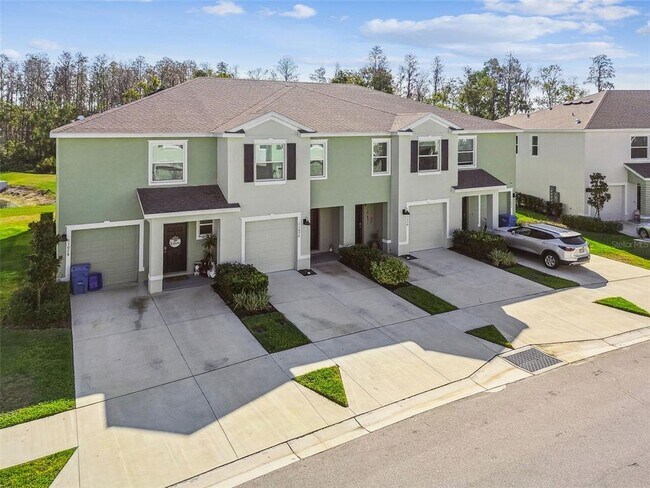 Building Photo - 11070 Crescent Deer Dr