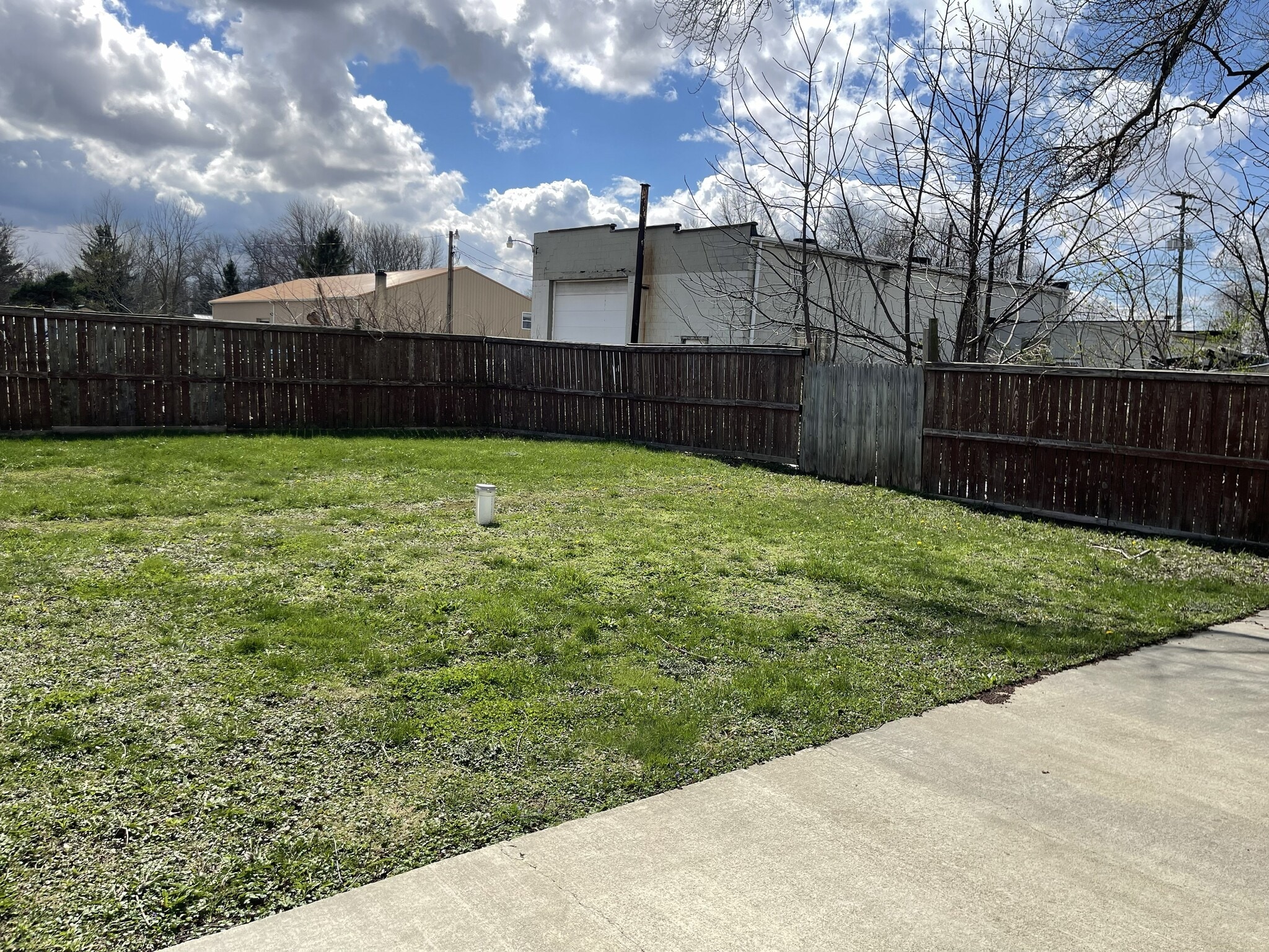 Building Photo - 1048 Caldwell Ave