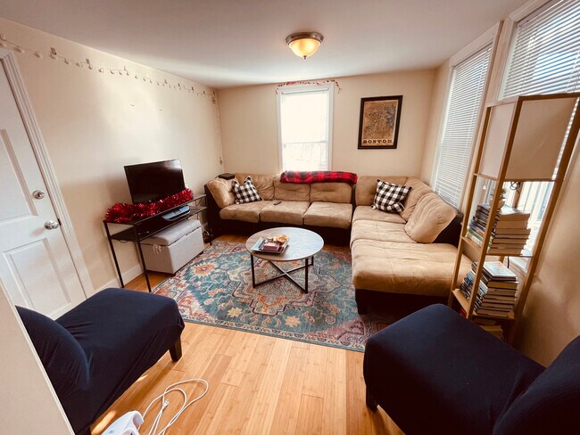 Building Photo - 103 Orleans St