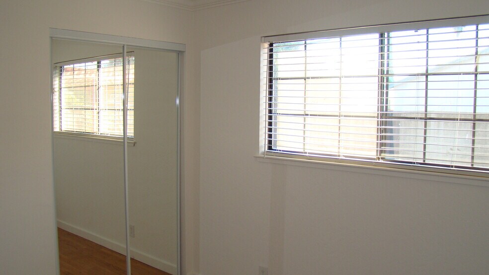 Building Photo - 5119 Silver Reef Dr