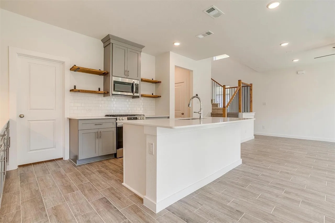 Kitchen - 4524 Hogans Alley Dr