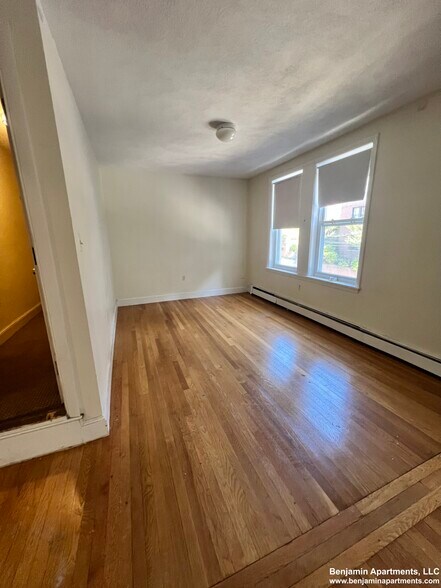 Building Photo - 322 Tappan St