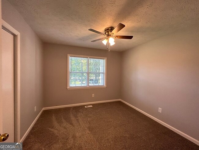 Building Photo - 8546 E Union Hill Rd