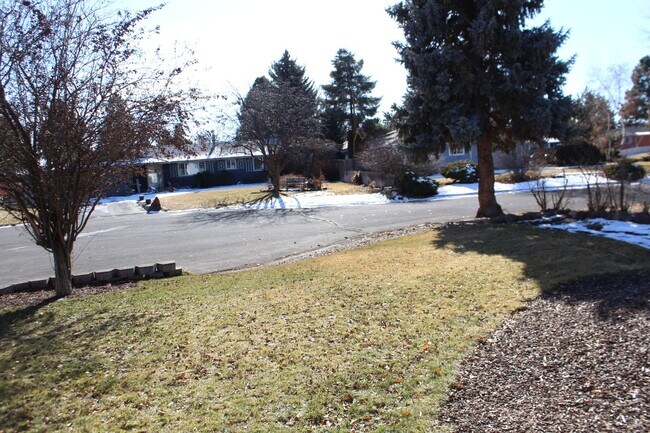 Building Photo - 5265 Golden Ct